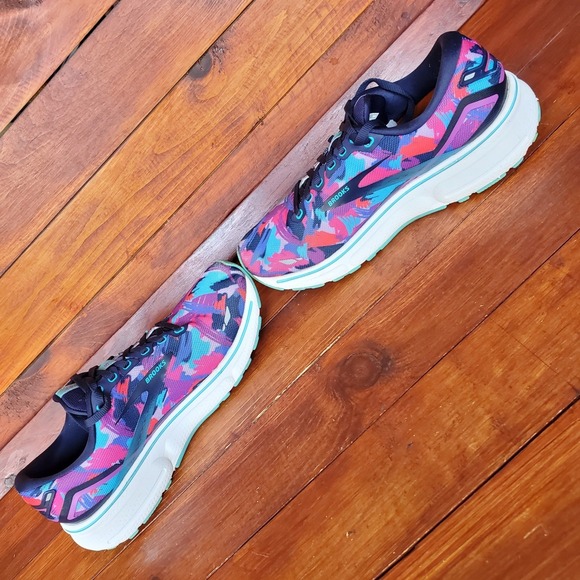 Brooks Ghost 15 Shoes Women 9.5 Purple Pink Camo Running Sneakers - Picture 5 of 7